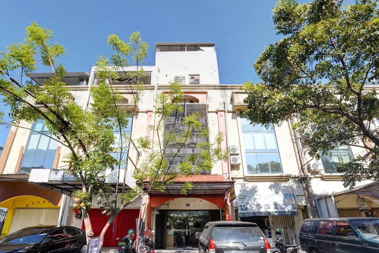 Spot On 90148 Gosepa Mayjend Sungkono Surabaya Kültér fotó